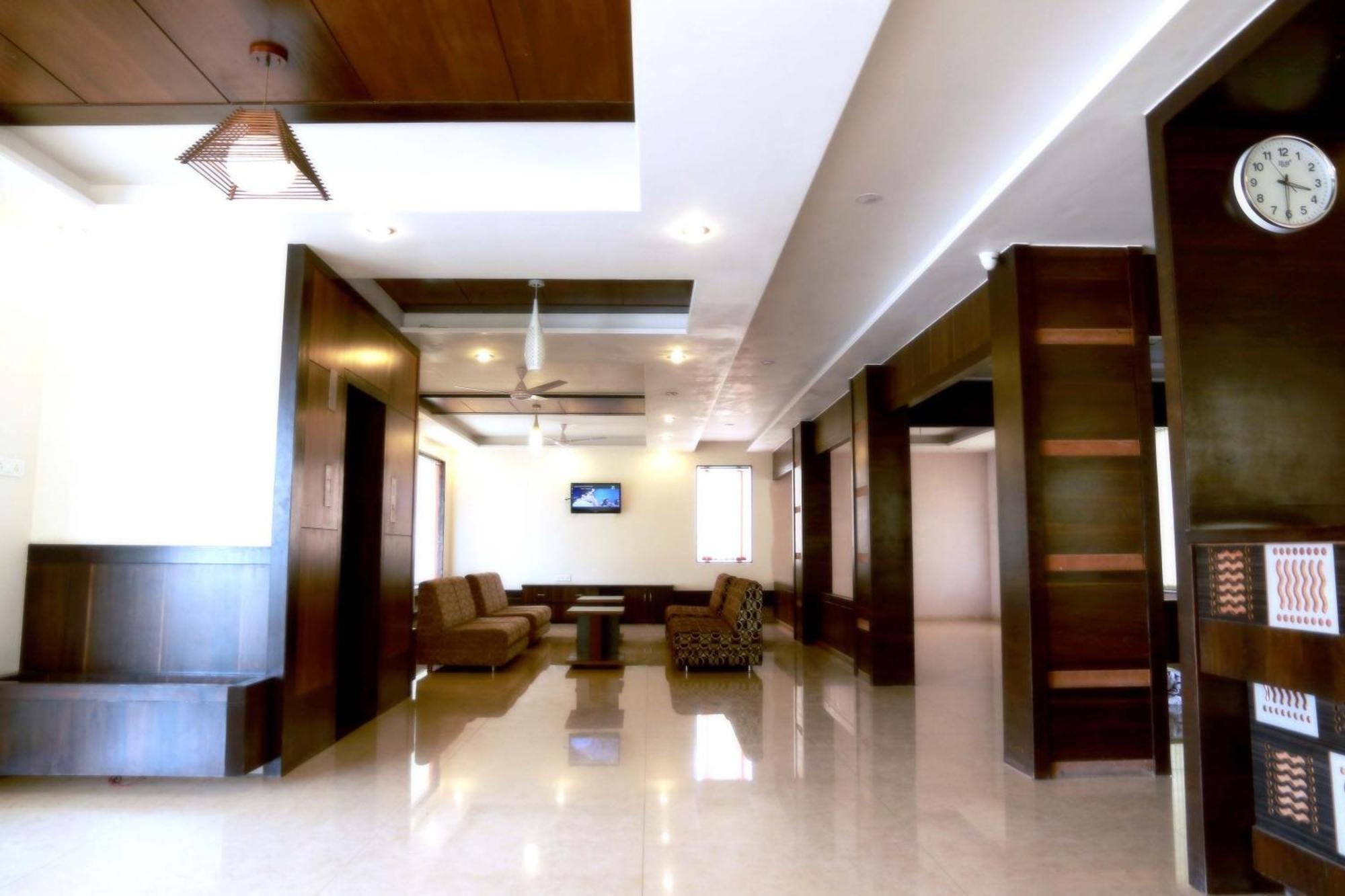 שירדי Hotel Sai Ramanand מראה חיצוני תמונה