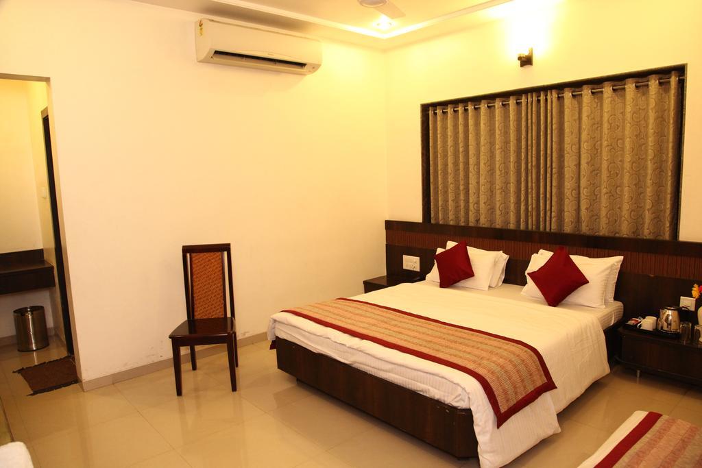 שירדי Hotel Sai Ramanand מראה חיצוני תמונה