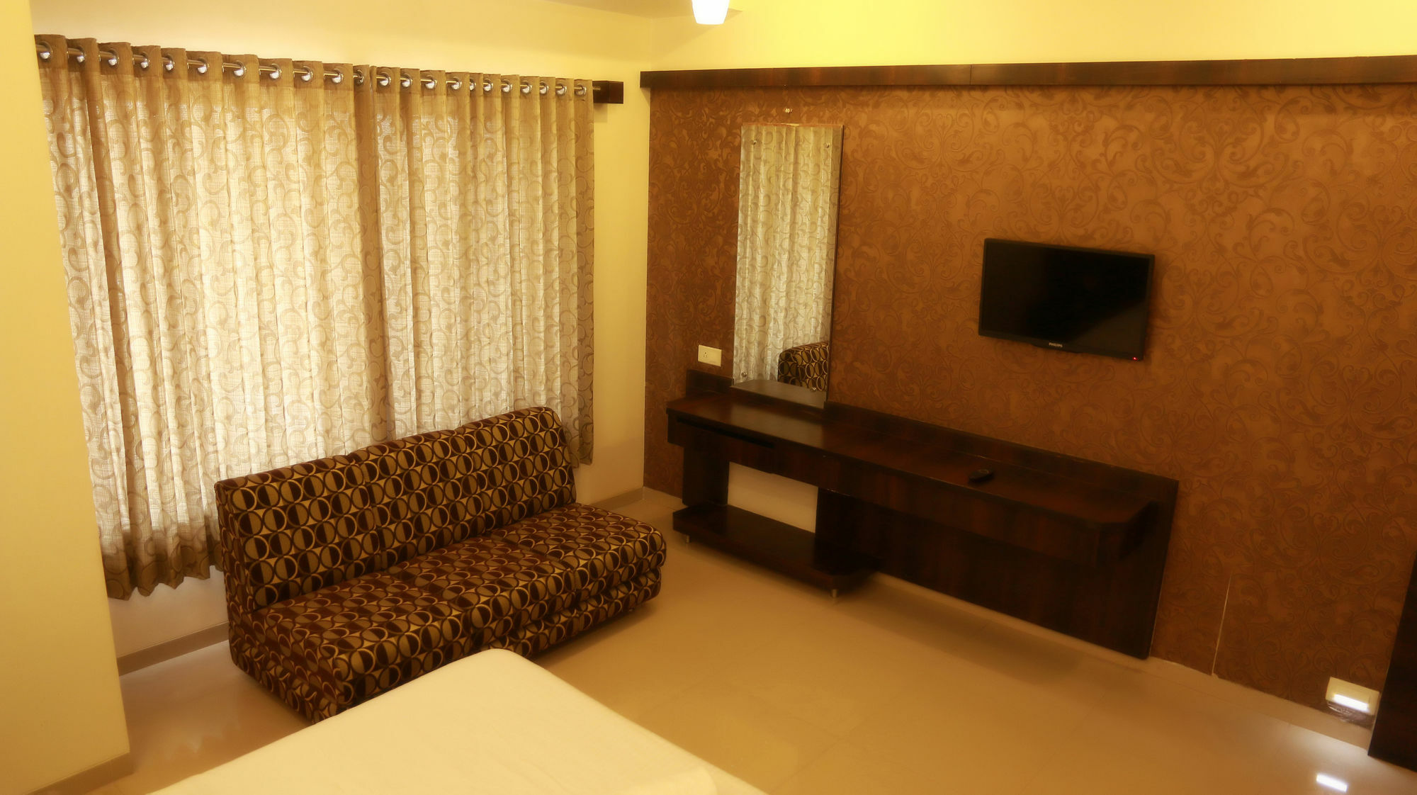 שירדי Hotel Sai Ramanand מראה חיצוני תמונה