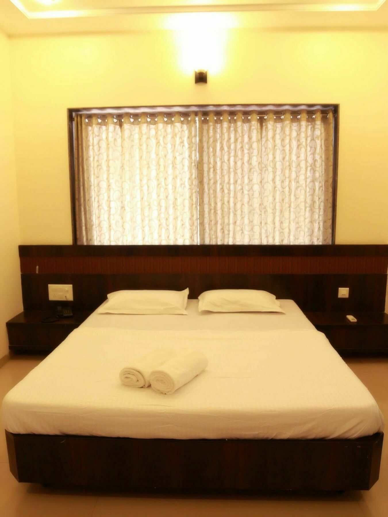 שירדי Hotel Sai Ramanand מראה חיצוני תמונה